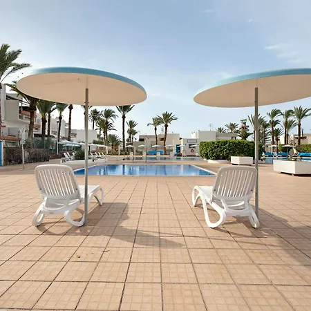 With Pool In Lejlighed